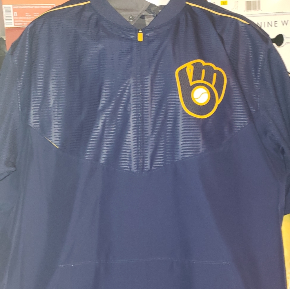 Milwaukee Brewers pull over